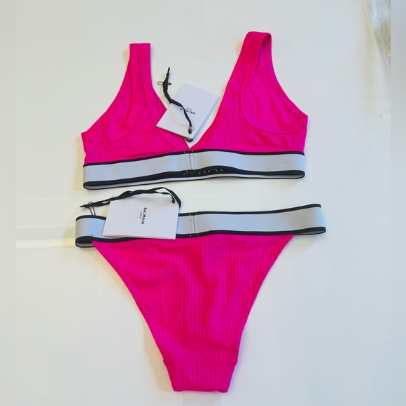 💗BALMAIN***Bright Pink Bralette and Underwear Set** Bikini💗 - Picture 3 of 3